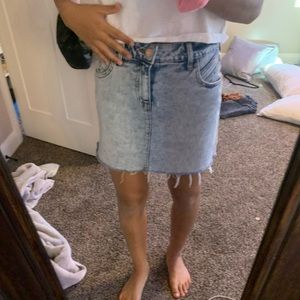 Short jean skirt
